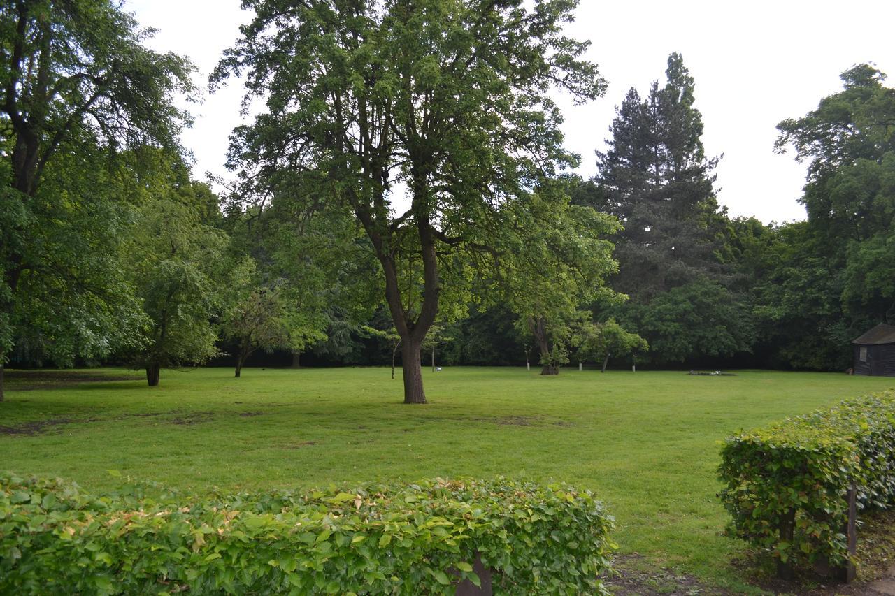 Gilwell Park Hotel Chingford Exterior foto